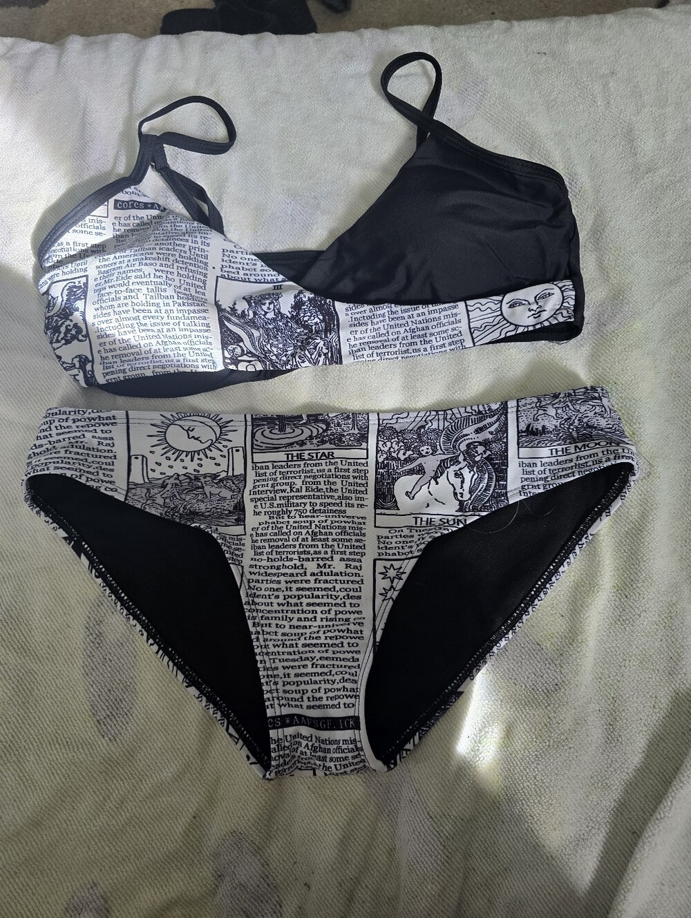 Romwe Size Medium Black And White Design Bikini